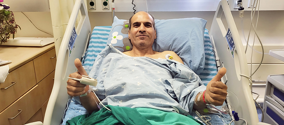 החולה שניצל ג'רפאת פנש מחלים במחלקה בכרמל. צילום: אלי דדון