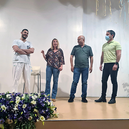 הסטנדאפיסטית ליטל שוורץ בהופעה ביום העובד בכרמל. צילום - אלי דדון וירון חזן