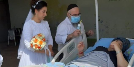 הכלה ריגשה את סבתה המבודדת 